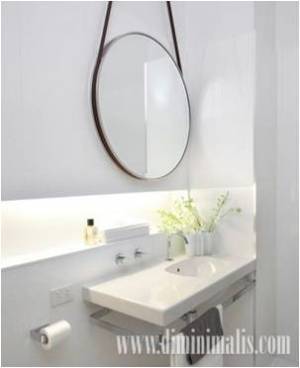 Cermin kamar mandi minimalis